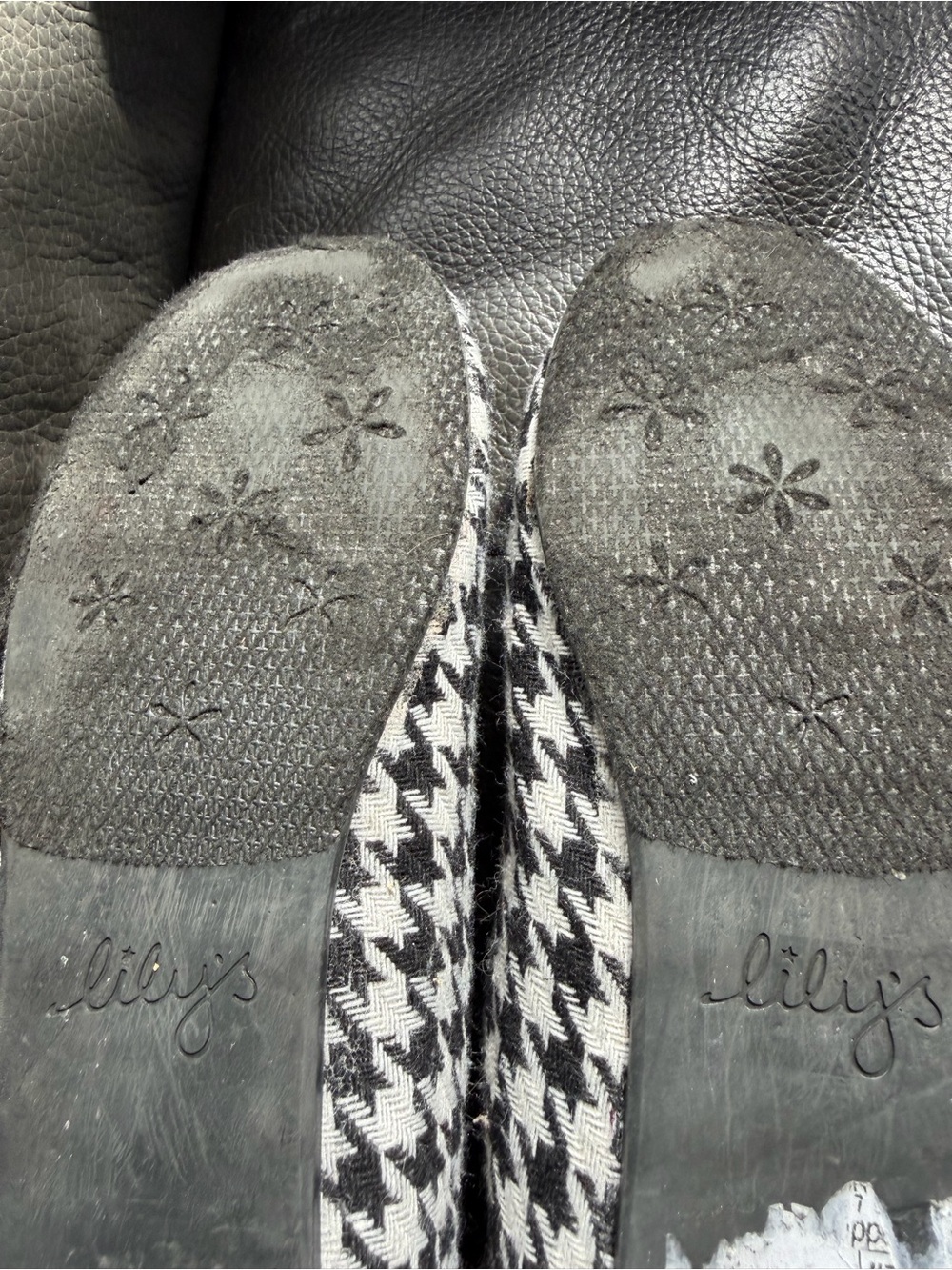 Lily Black & White Houndstooth Ballet Flats - Picture 4 of 8